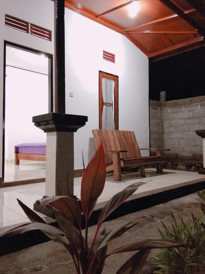 Safsia Homestay Toyapakeh Exteriör bild