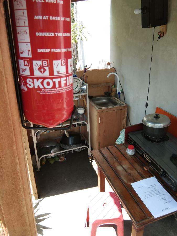 Safsia Homestay Toyapakeh Exteriör bild