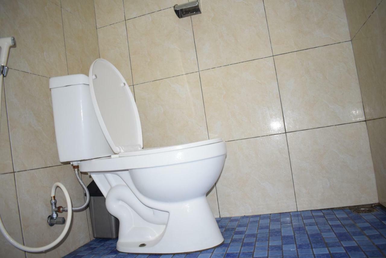 Safsia Homestay Toyapakeh Exteriör bild