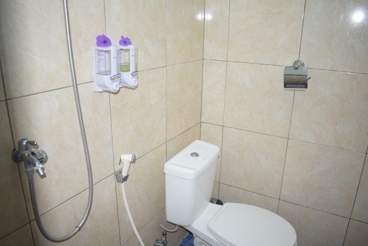 Safsia Homestay Toyapakeh Exteriör bild