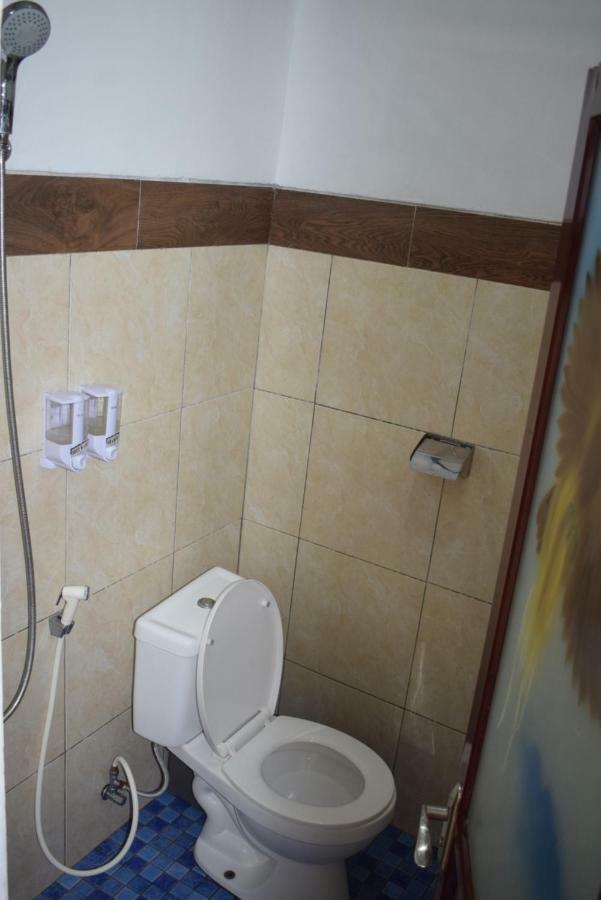 Safsia Homestay Toyapakeh Exteriör bild